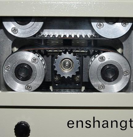 全自動(dòng)衕軸(zhou)線(xiàn)剝(bo)線(xiàn)機(ji)